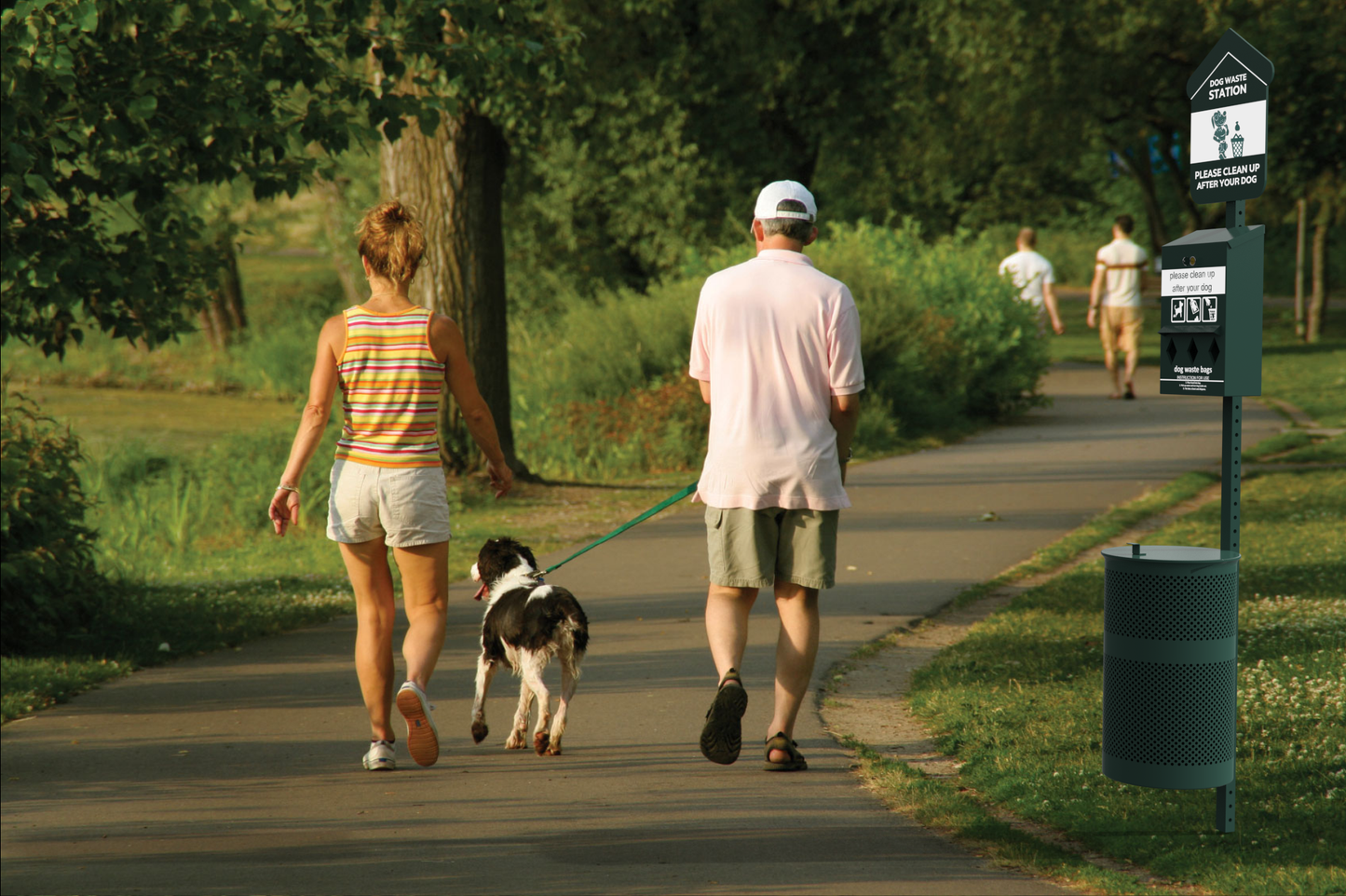 Furloo Pet Waste Station Starter Kit with Roll Bag Dispenser, 2000 Bags & 50 Liners - Green